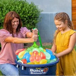 ZURU BUNCH O BALLOONS LAUNCHER 2 PACK WITH 100 NEON WATER BALLOONS -Mathematics Shop Image2 a8erpg